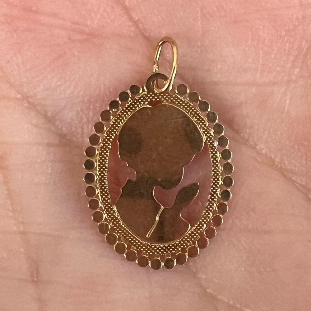 Gold Silhouette Cameo Pendant Necklace - Women Jewelry